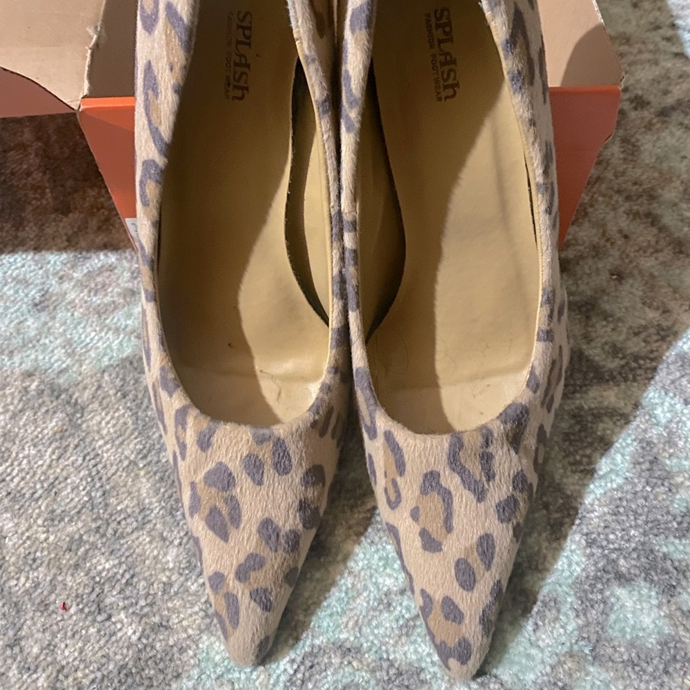 Size 8 EUC splash heel